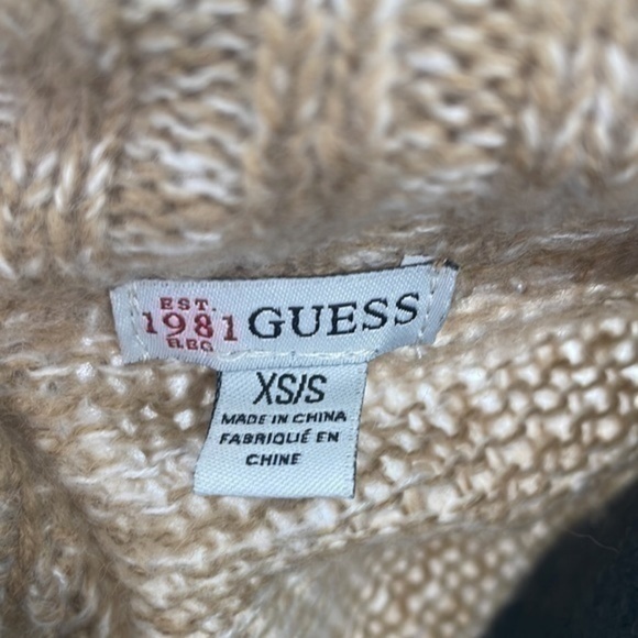 UEC Guess tan poncho sweater with faux leather toggles XS/S acrylic - Picture 10 of 12